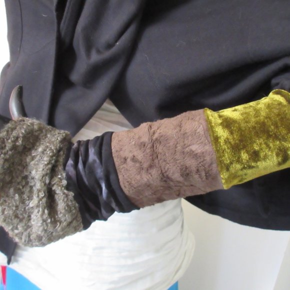 Gypsy Circus sleeves (gold/brown) - Picture 2 of 5